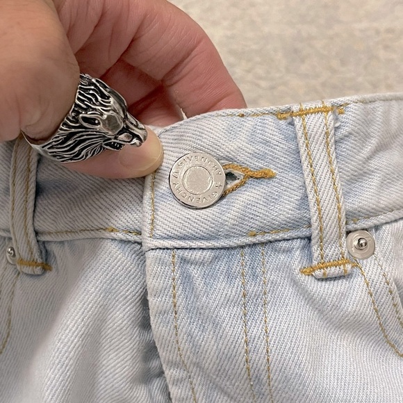 EUC Men’s Size 29 Givenchy Slim-Fit Jeans With Signature Black Stars Light Blue - Picture 5 of 9